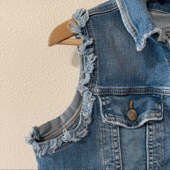 Free People X M2F Coastal Cowgirl Denim Sleeveless Trucket Jacket Frayed -Small - Picture 5 of 12
